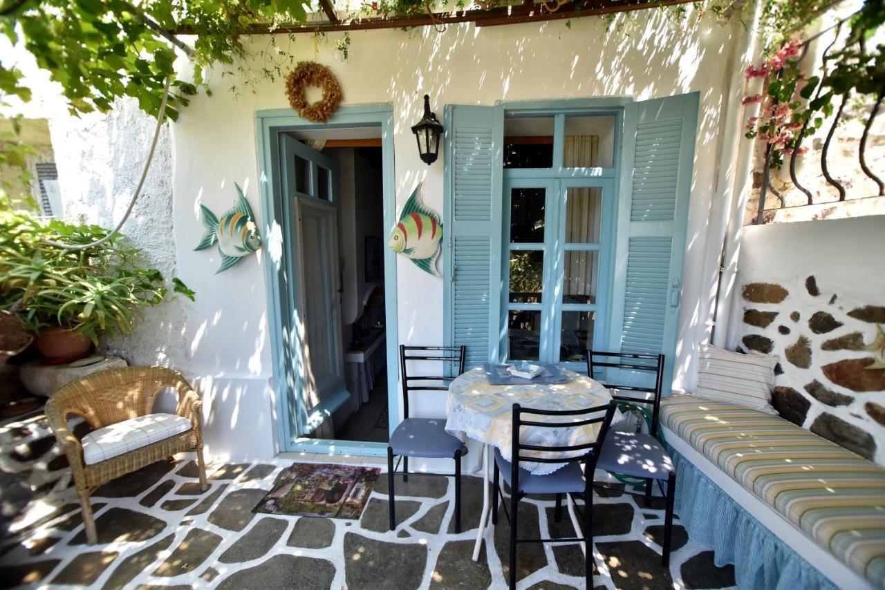 Traditional House By The Sea Mandrákion Exterior foto